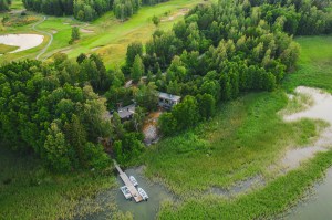Ilmakuva Meritorppa mökkimajoitus